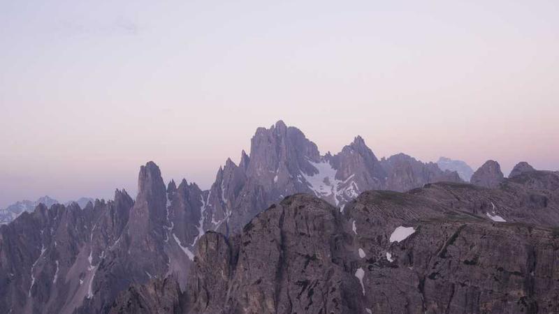 求是》杂志发表习近平总书记重要文章《关于〈中共中央关于制定国民经济和社会发展第十五个五年规划的建议〉的说明》